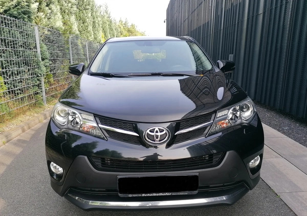 Toyota RAV4 cena 61800 przebieg: 241000, rok produkcji 2014 z Brodnica małe 326